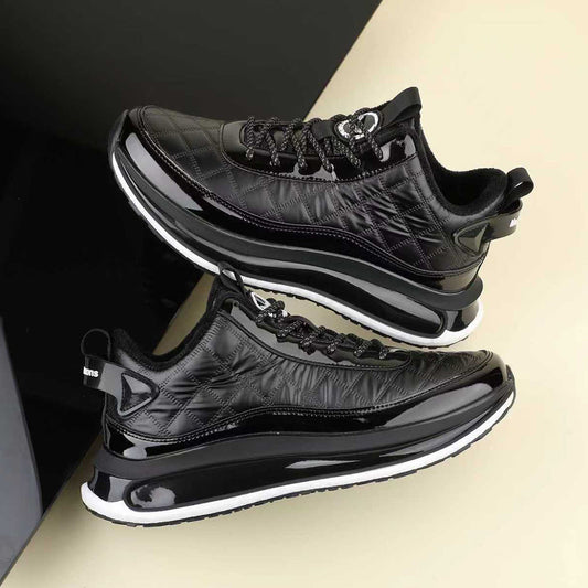 Warm and soft athletic shoes