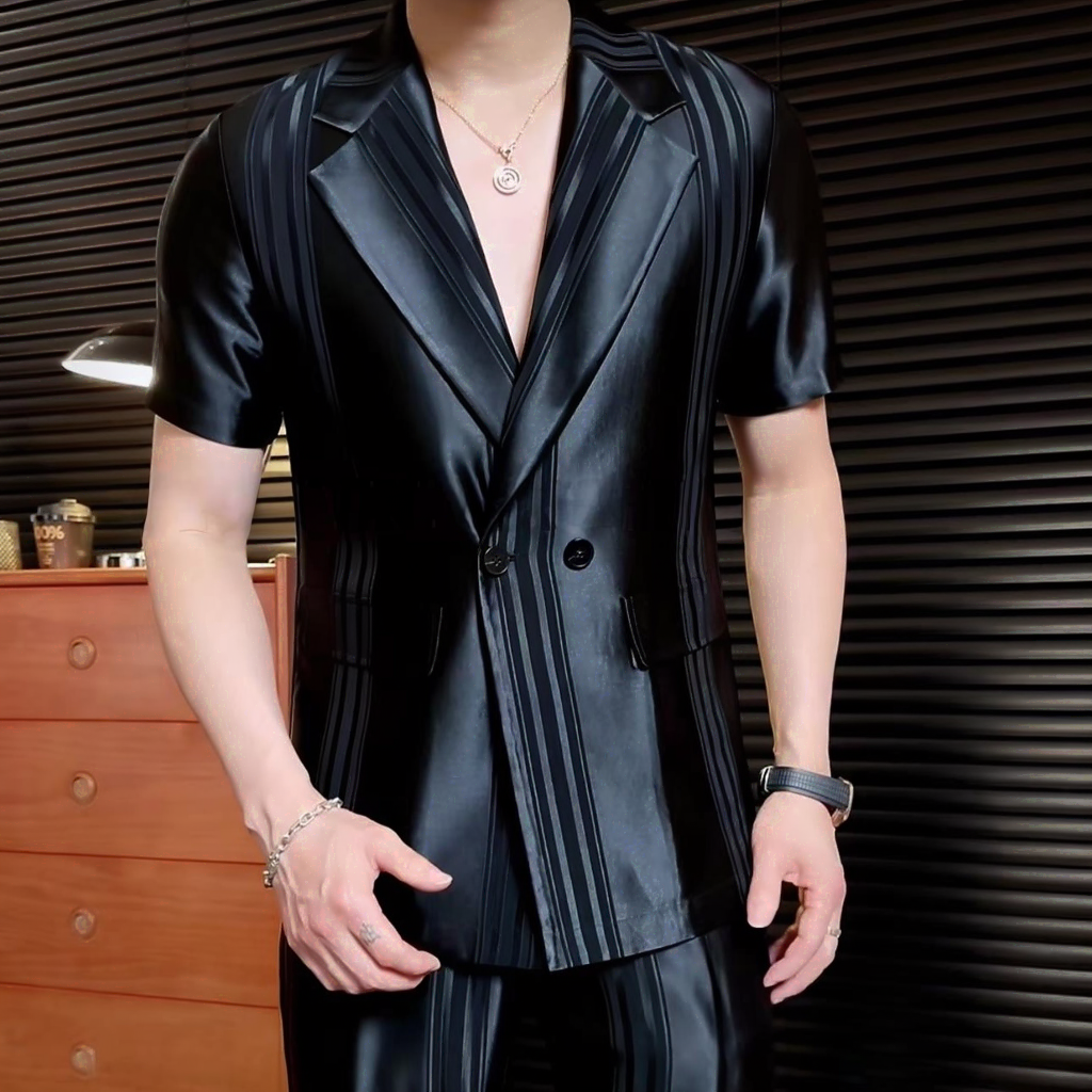 Silky-textured lightweight suit-style shirt